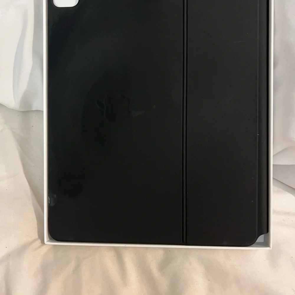 Apple GEN6 (2023) Black Magic Keyboard. Perfect condition, hardly used. $250